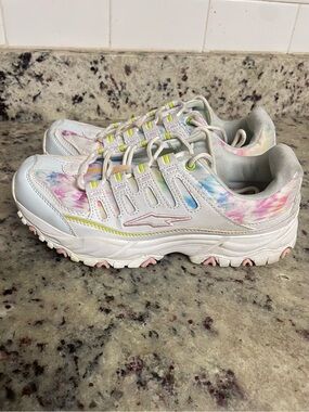 Avia size 9 Women’s White Tie-Dye Accent Athletic Sneakers shoes tie top